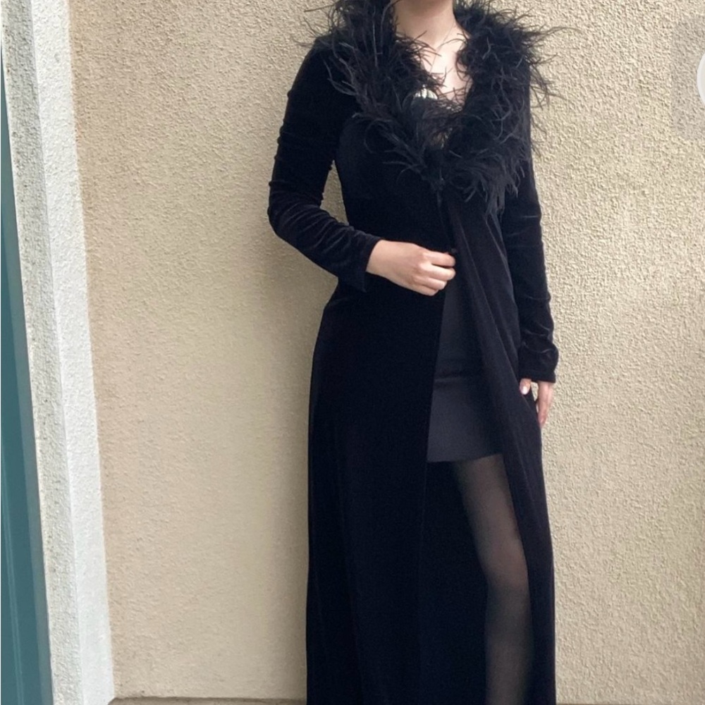 Elegant Black velvet cardigan coat with Feather Trim